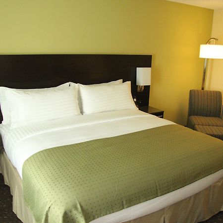 Holiday Inn Greensboro Coliseum By Ihg Eksteriør billede