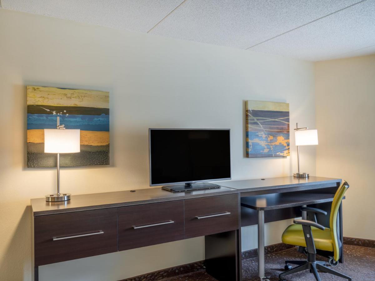Holiday Inn Greensboro Coliseum By Ihg Eksteriør billede