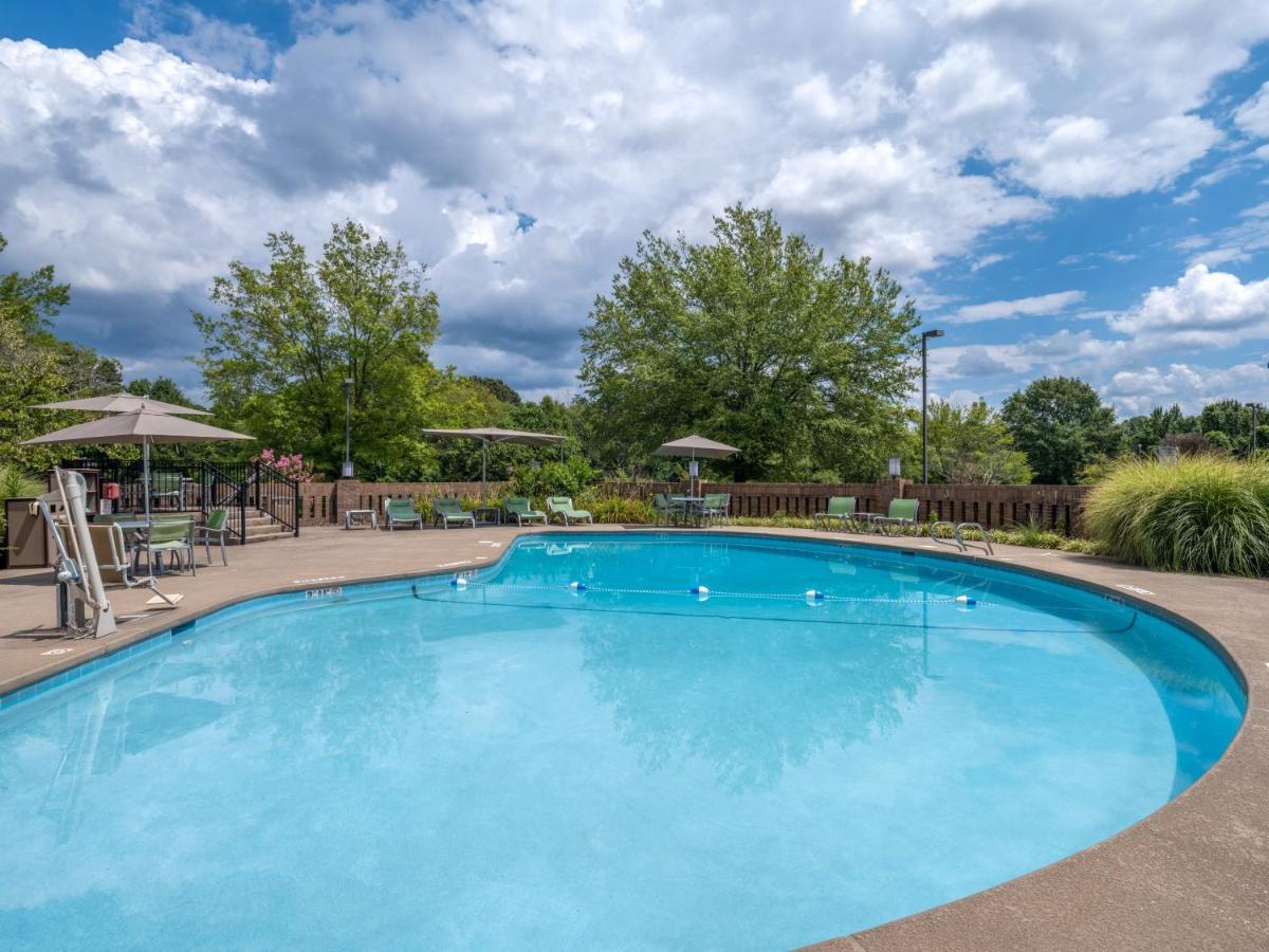 Holiday Inn Greensboro Coliseum By Ihg Eksteriør billede