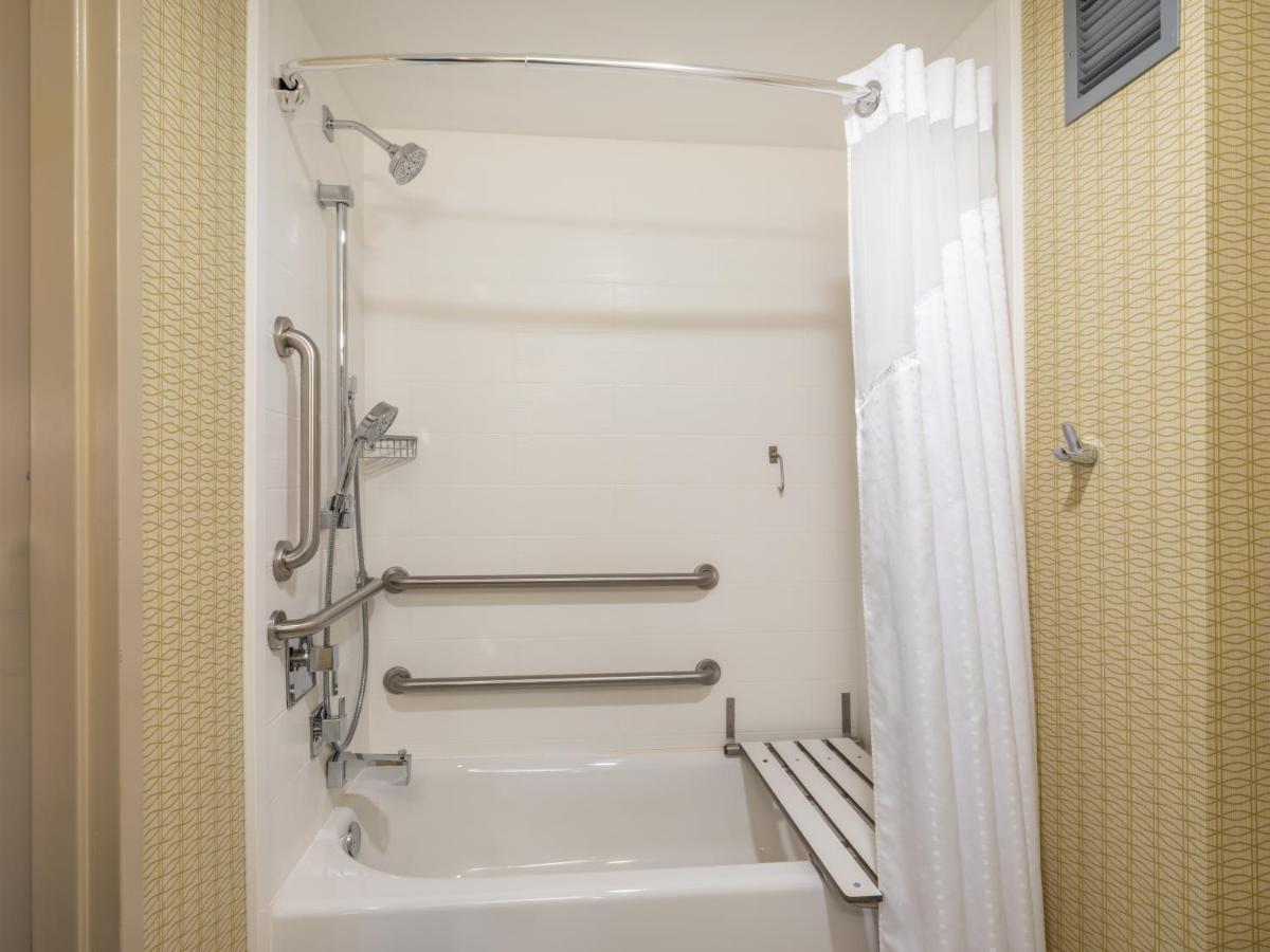 Holiday Inn Greensboro Coliseum By Ihg Eksteriør billede