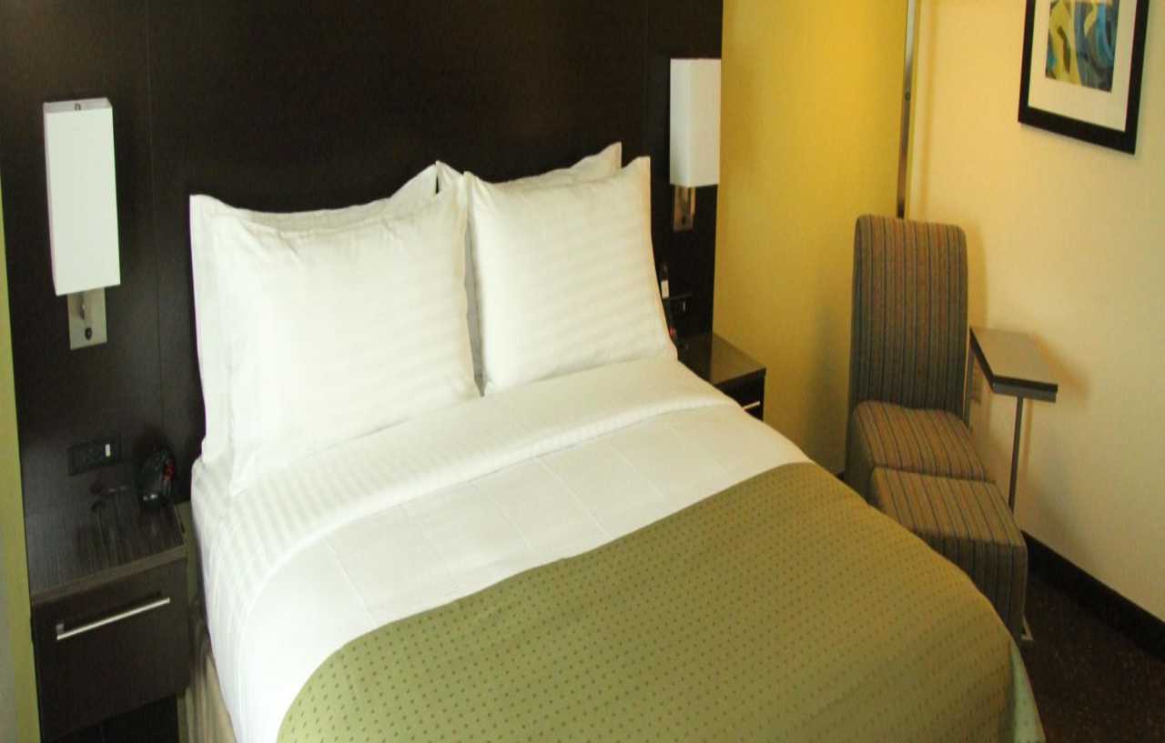 Holiday Inn Greensboro Coliseum By Ihg Eksteriør billede